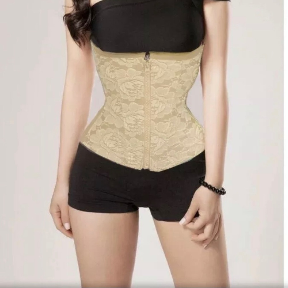 Dao’s Body Sharper Nude color size XS, S, M for Women. Brand New